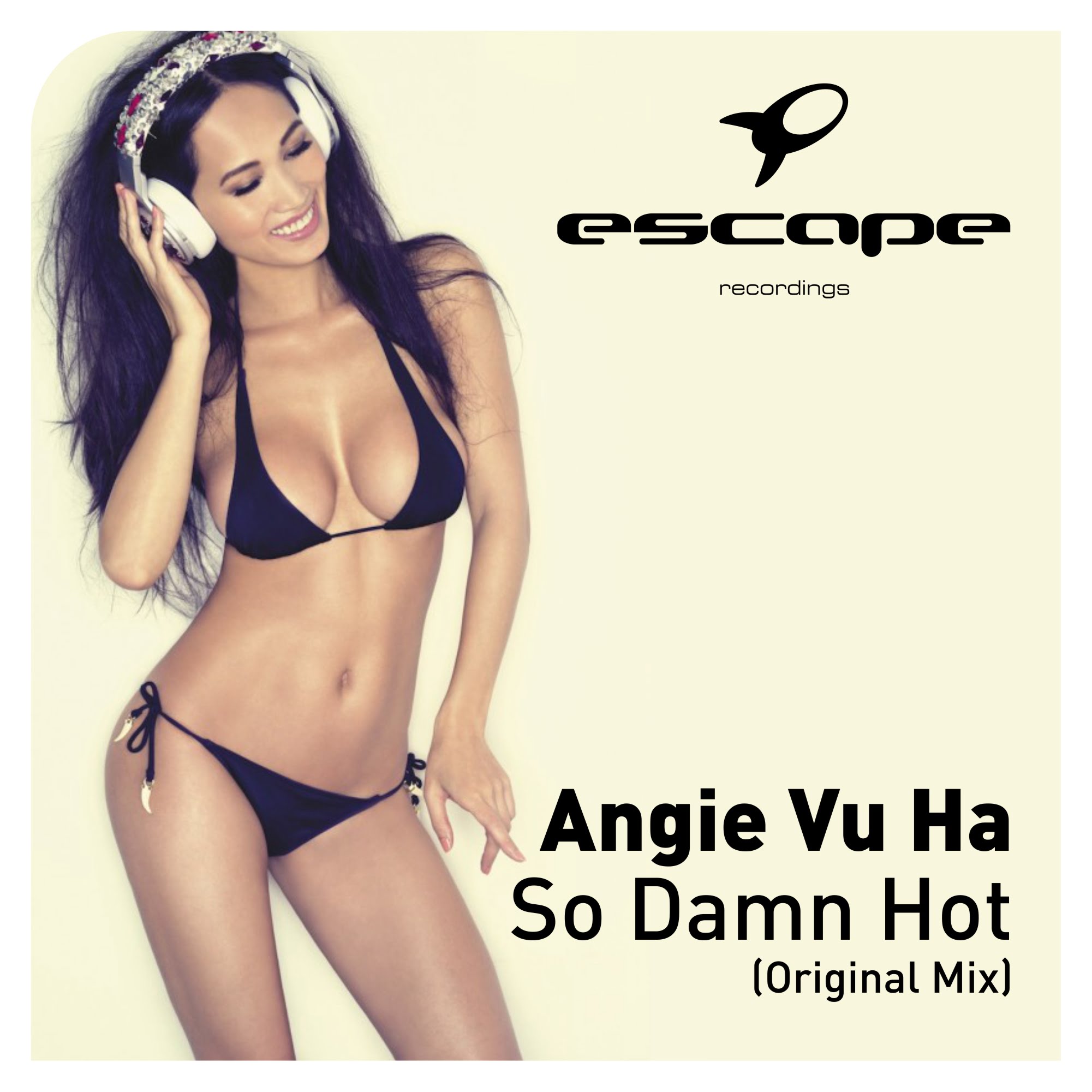 Angie vu ha playboy